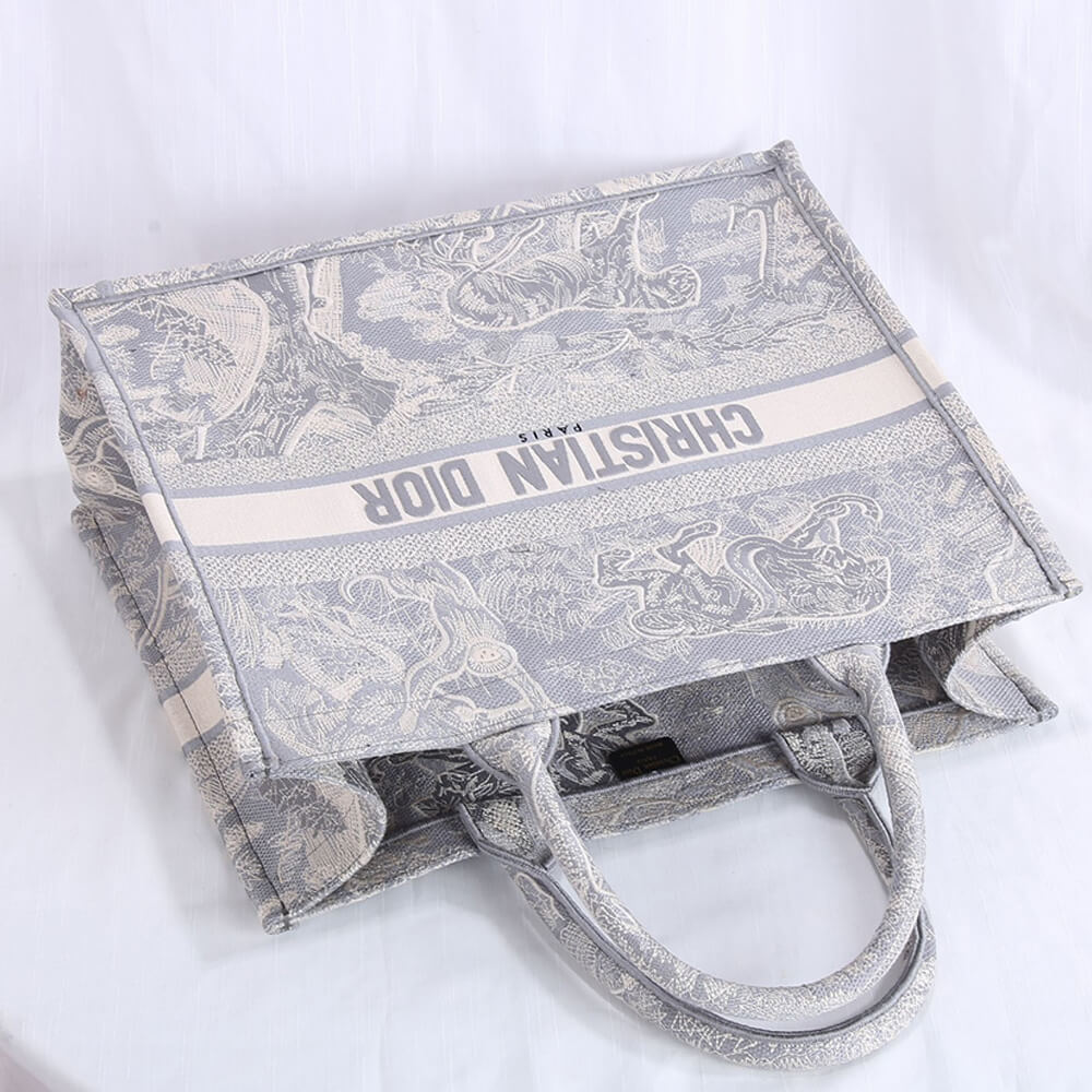 large D*or book tote