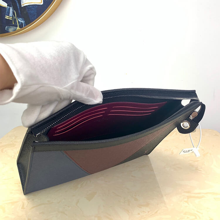 LV Pochette Voyage MM