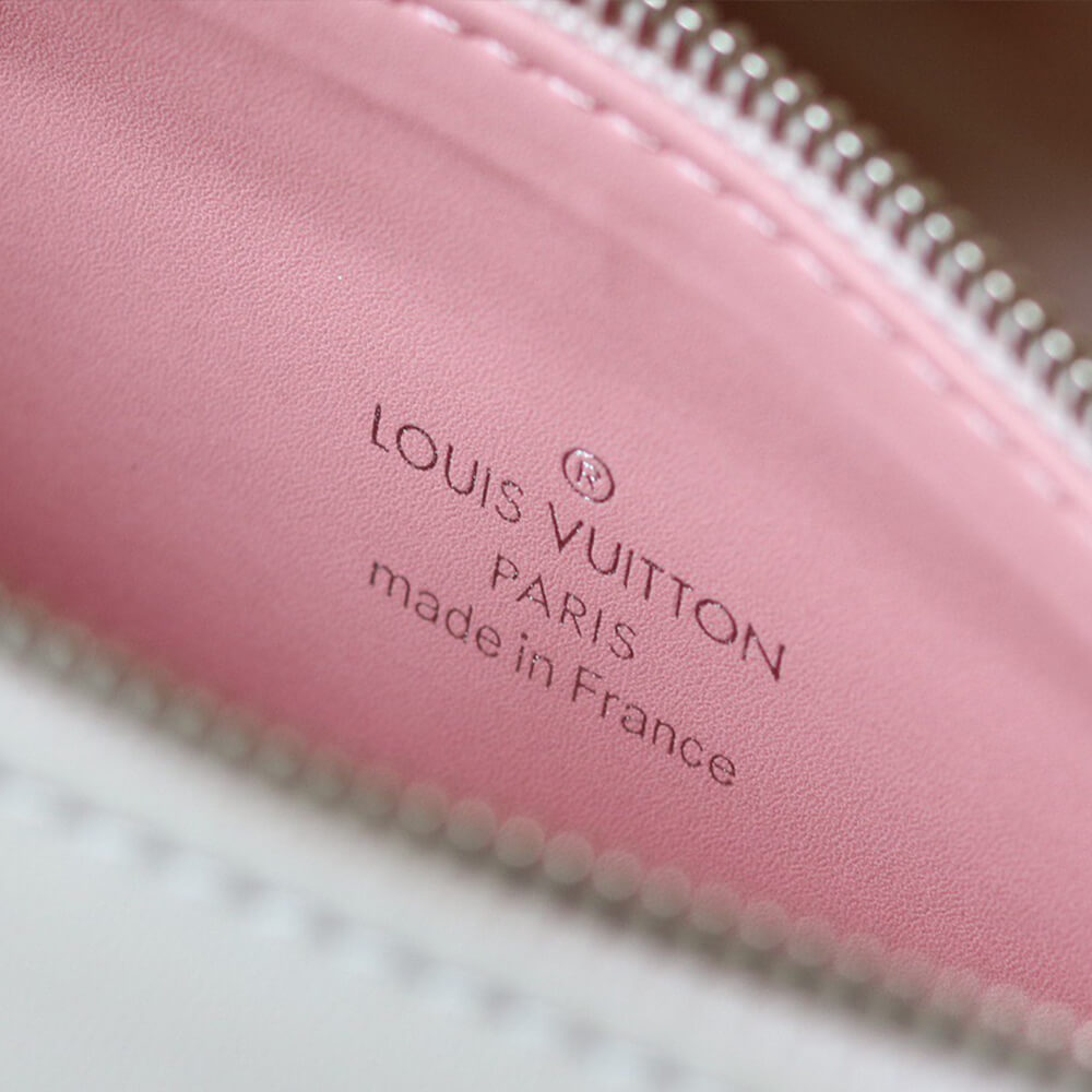 LV Coussin BB