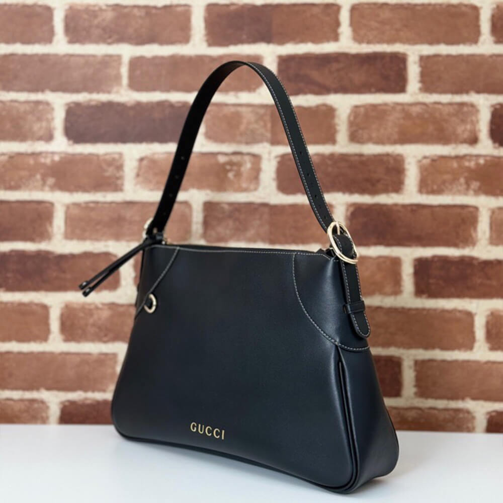 GG Emblem medium shoulder bag