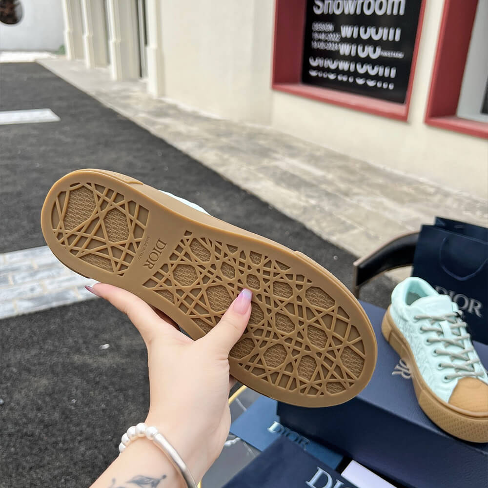 D*or b33 sneaker